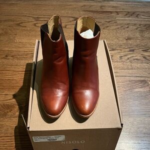 Nisolo “Heeled Chelsea Boot” Size: 7 Color: Brandy